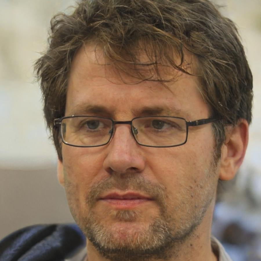 Преподаватель объясняет методы анализа