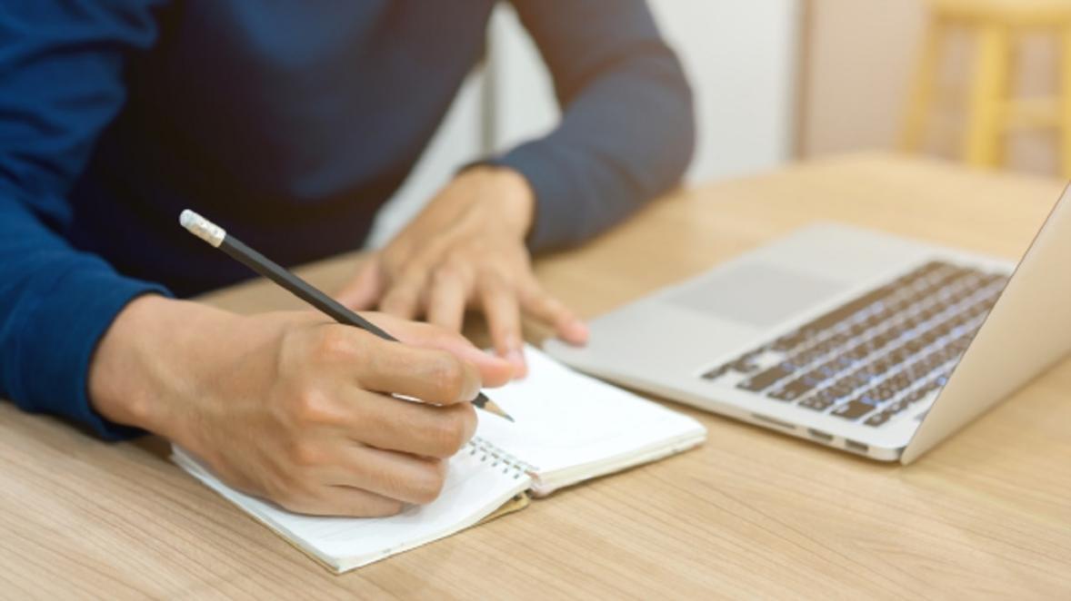 Процесс развития критического мышления через практические упражнения